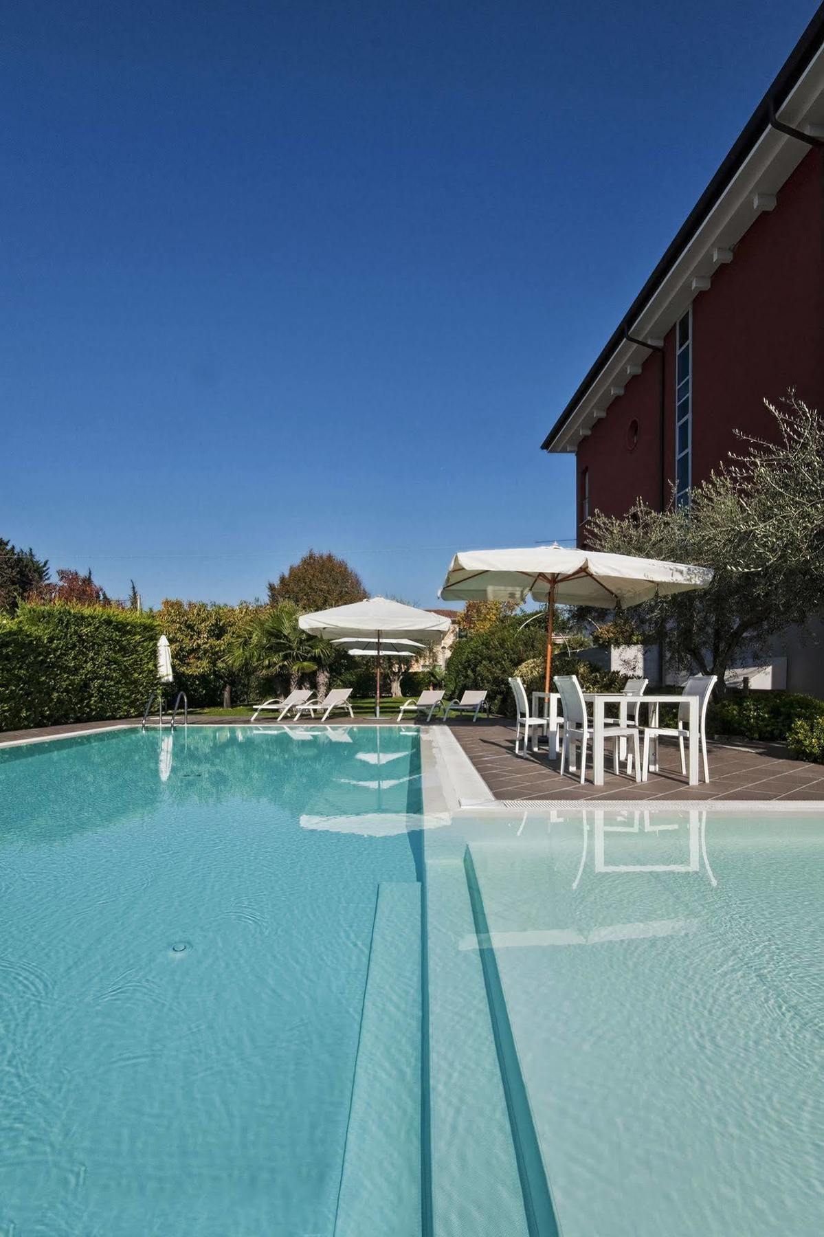 Vialeromadodici Rooms & Apartments Lazise Exterior foto