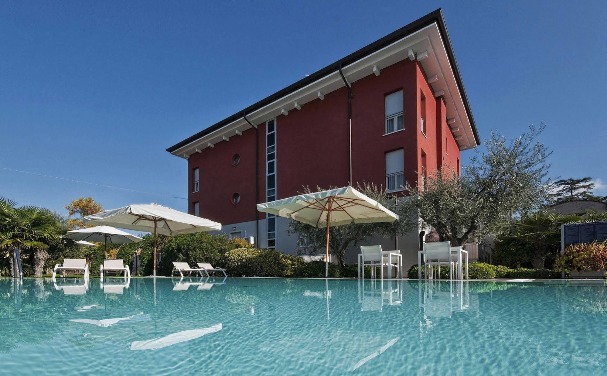 Vialeromadodici Rooms & Apartments Lazise Exterior foto